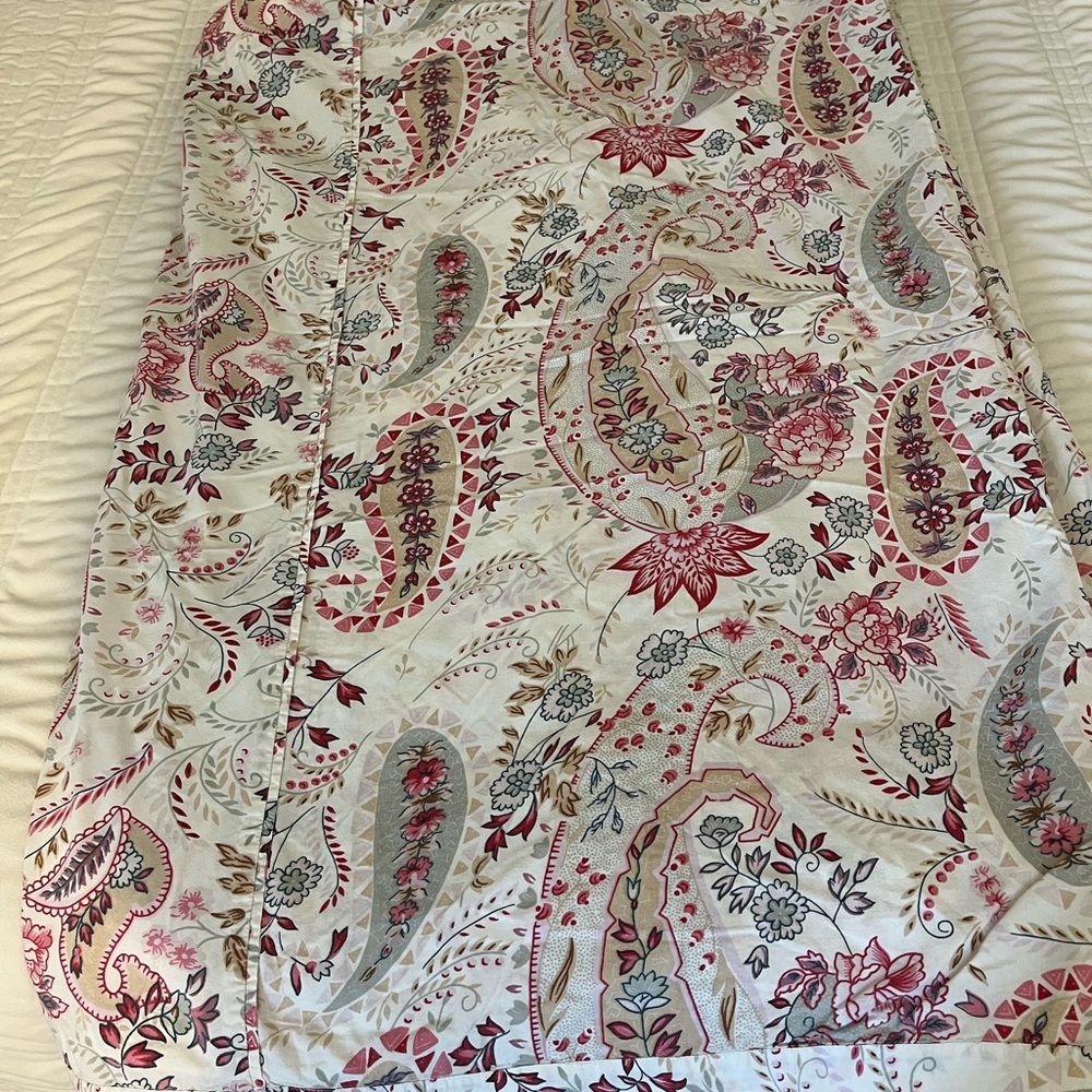 Pottery Barn Elizabeth Paisley Floral Duvet Cover with 4 shams -White, Pink, Tan